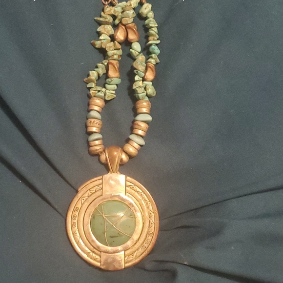 Blue and green costume necklace mix - Picture 4 of 10